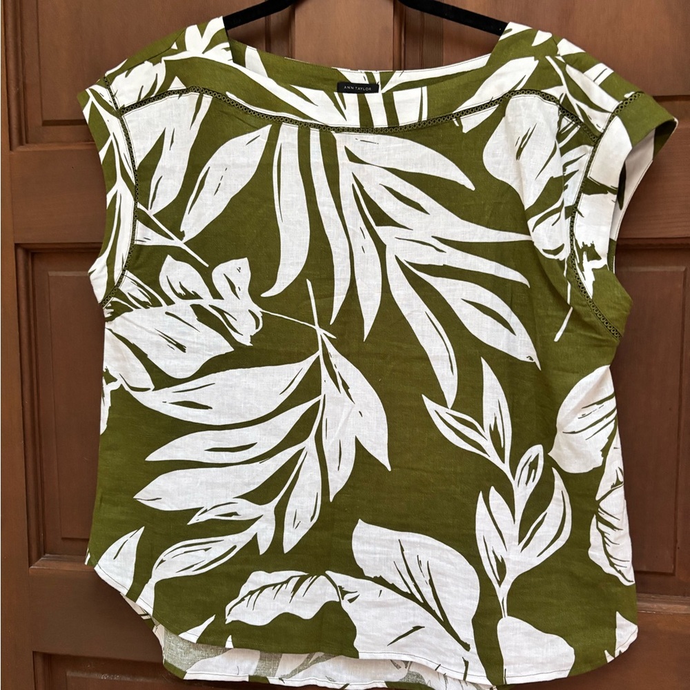 Ann Taylor Green and White Leaf Print Blouse